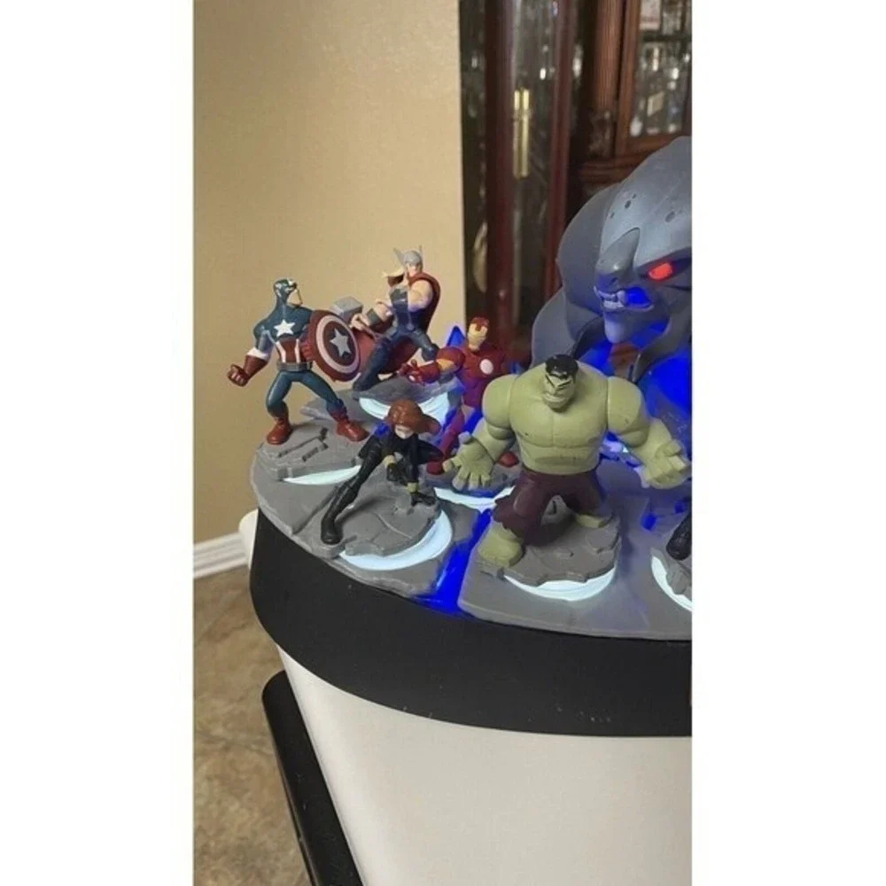 Disney‎ Infinity 2.0 Marvel Frost Giant Beast Base Stand w/ 7 Figures Light Up
